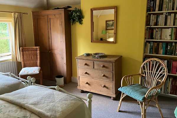 House sit in Blandford Forum, United Kingdom