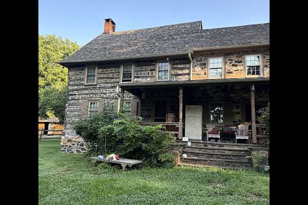 House sit in Kennett Square, PA, US