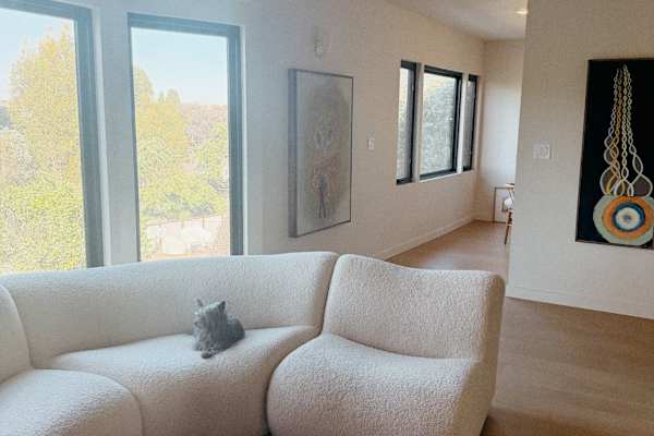 House sit in View Park-Windsor Hills, CA, US