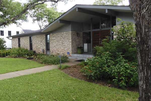 House sit in Fredericksburg, TX, US