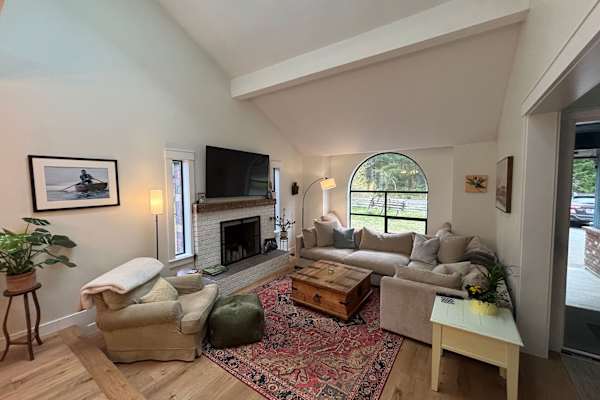 House sit in Courtenay, BC, Canada