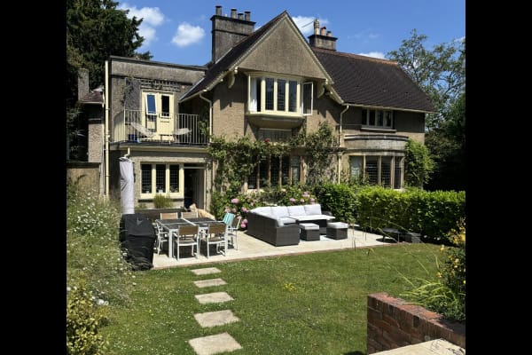 House sit in Streatley, United Kingdom