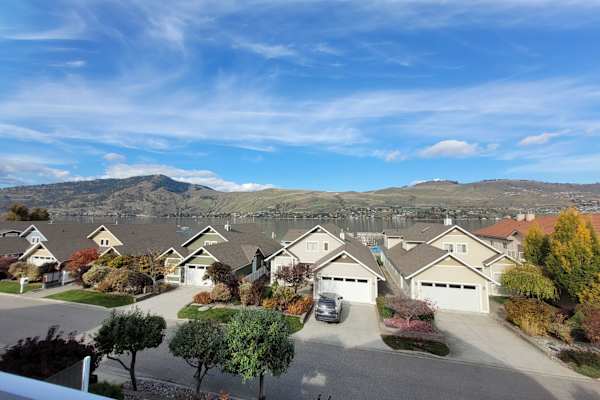 House sit in Vernon, BC, Canada