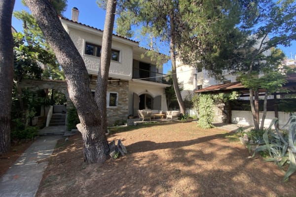 House sit in Athens, Greece