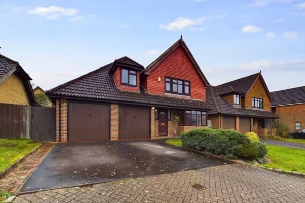 House sit in Aldershot, United Kingdom