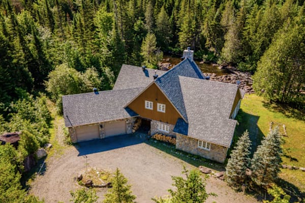 House sit in Sainte-Lucie-des-Laurentides, QC, Canada