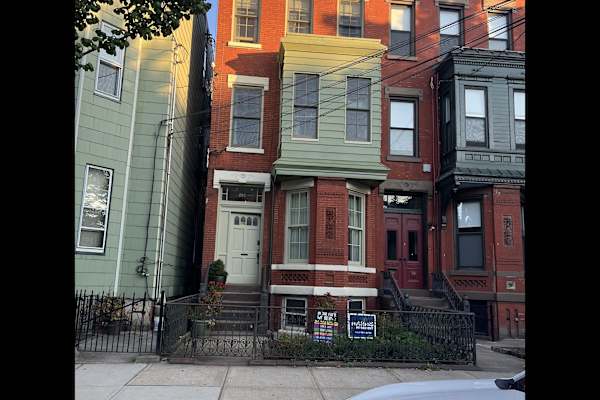 House sit in Jersey City, NJ, US