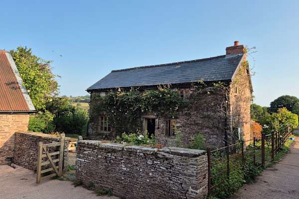 House sit in Abergavenny, United Kingdom