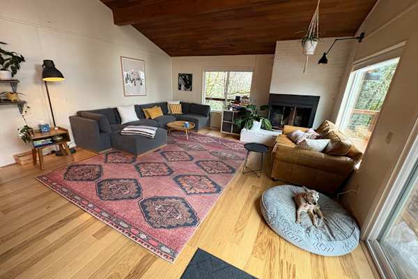 House sit in White Salmon, WA, US