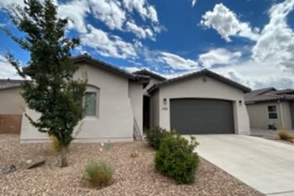 House sit in Albuquerque, NM, US