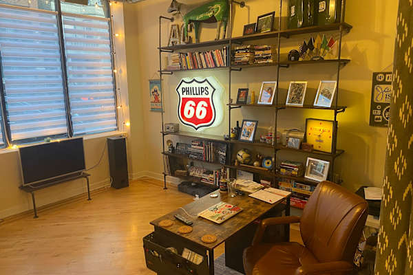 House sit in Chicago, IL, US