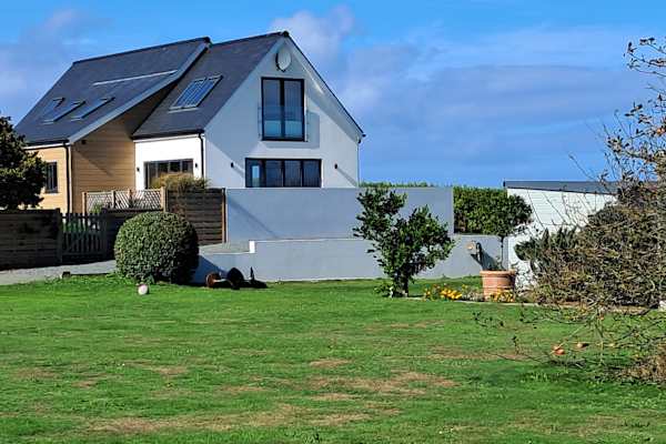 House sit in Saint Peter Port, Guernsey