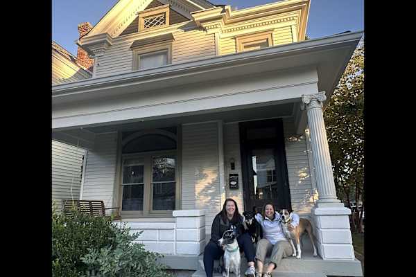 House sit in Louisville, KY, US