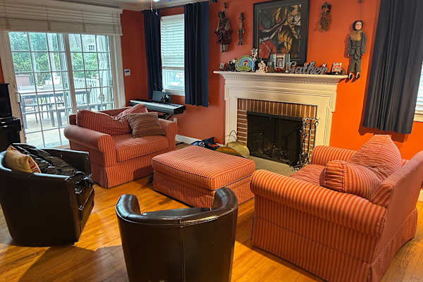 House sit in Elkins Park House, PA, US