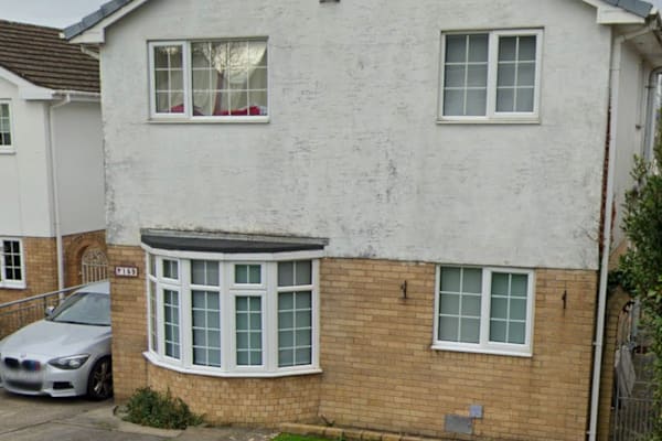 House sit in Bridgend, United Kingdom