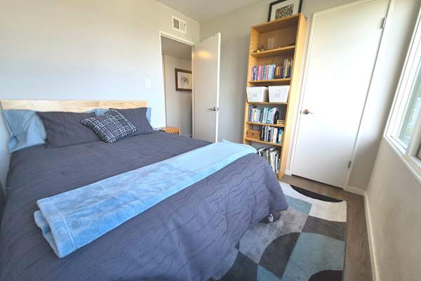 House sit in Pacifica, CA, US