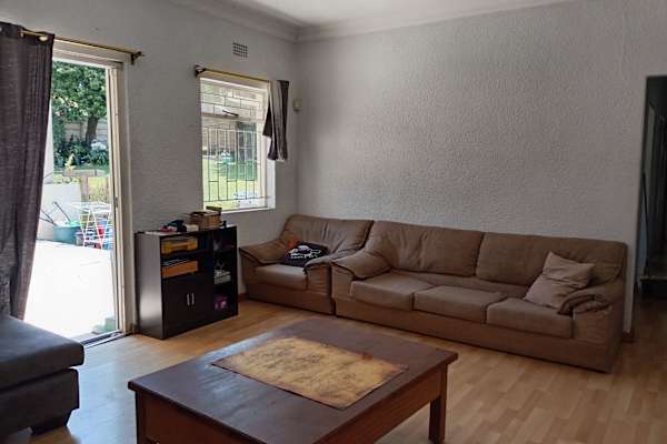 House sit in Roodepoort, South Africa