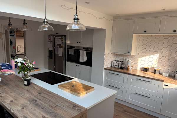 House sit in Newbury, United Kingdom