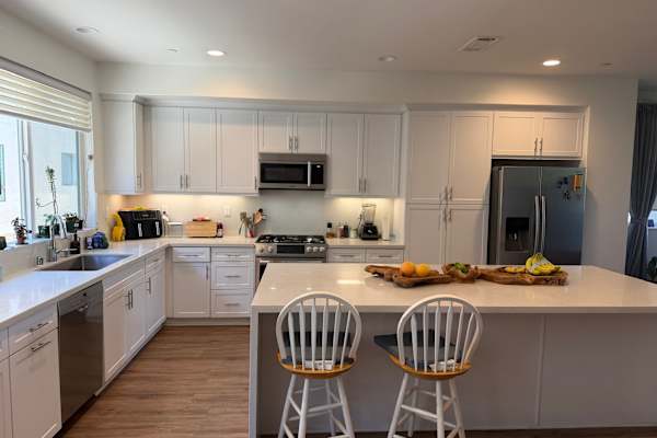 House sit in Van Nuys, CA, US