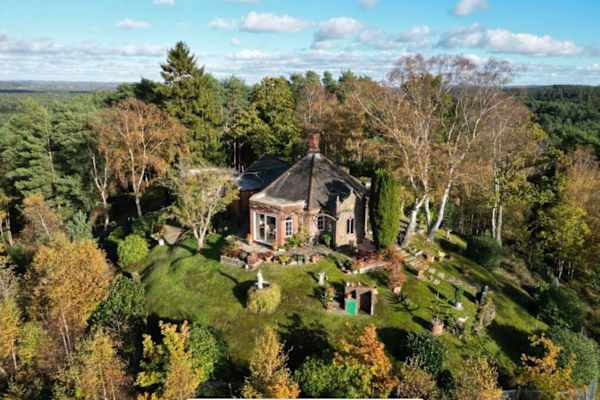 House sit in Churt, United Kingdom