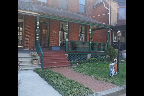 House sit in Philadelphia, PA, US