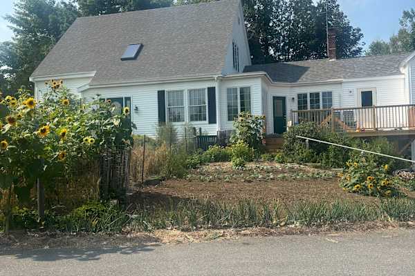 House sit in Belfast, ME, US