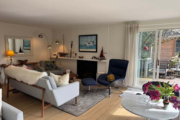 House sit in Bainbridge Island, WA, US