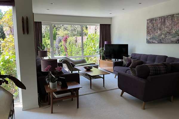 House sit in Chislehurst, United Kingdom