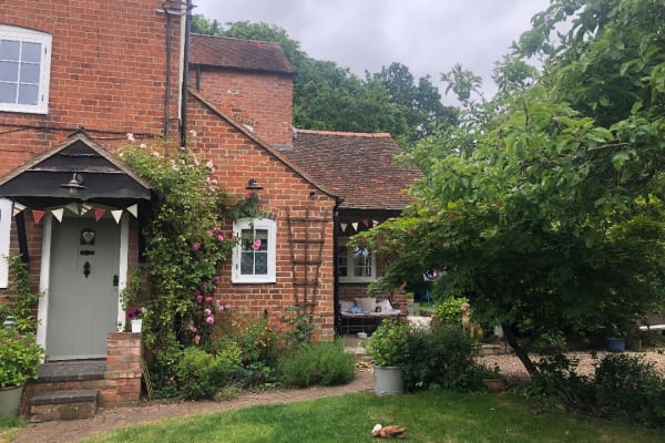 House sit in Wokingham, United Kingdom