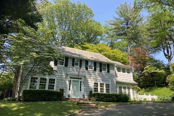 House sit in Sea Cliff, NY, US