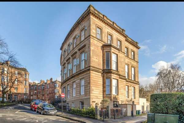 House sit in Glasgow, United Kingdom