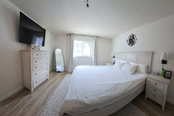 House sit in Hinton, AB, Canada