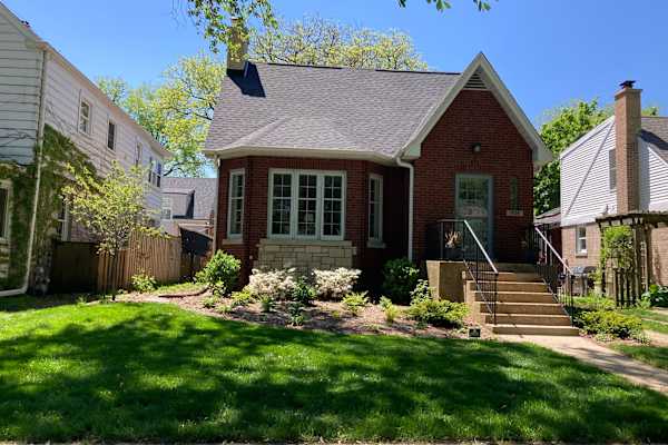 House sit in Evanston, IL, US