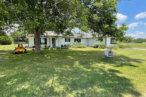 House sit in Navasota, TX, US