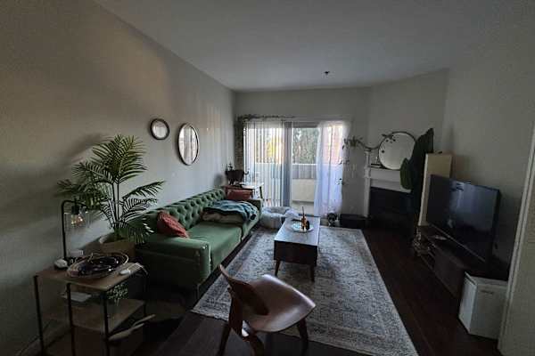 House sit in North Hollywood, CA, US