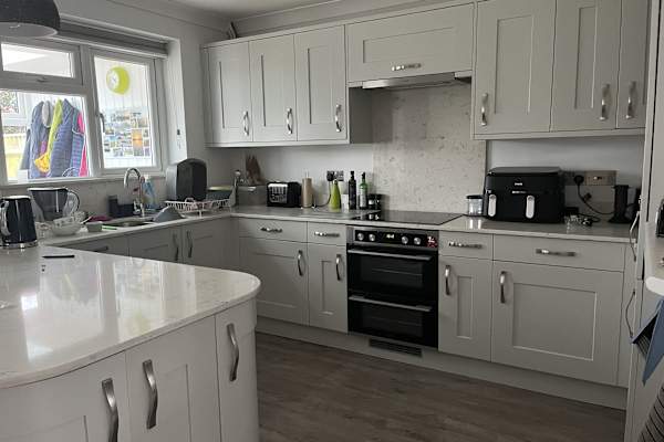 House sit in Milford on Sea, United Kingdom