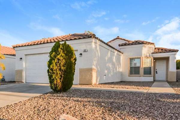 House sit in Las Vegas, NV, US