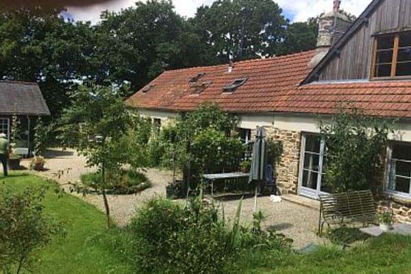 House sit in Besneville, France