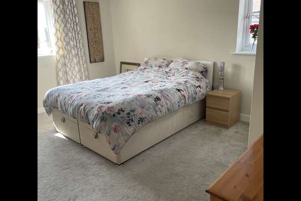 House sit in Wokingham, United Kingdom