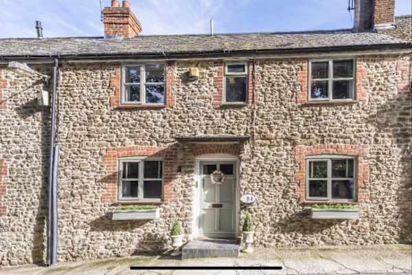 House sit in Highworth, United Kingdom