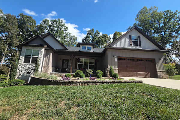 House sit in Tellico Village, TN, US