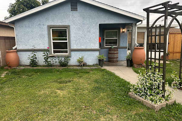 House sit in Long Beach, CA, US