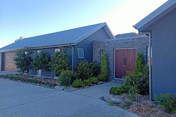 House sit in Wanaka, New Zealand