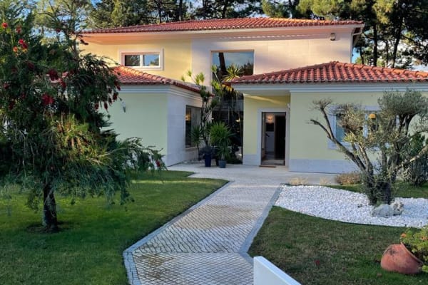 House sit in Costa de Caparica, Portugal