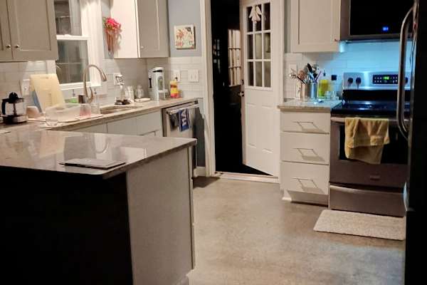 House sit in Folly Beach, SC, US