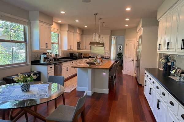House sit in Brisbane, CA, US