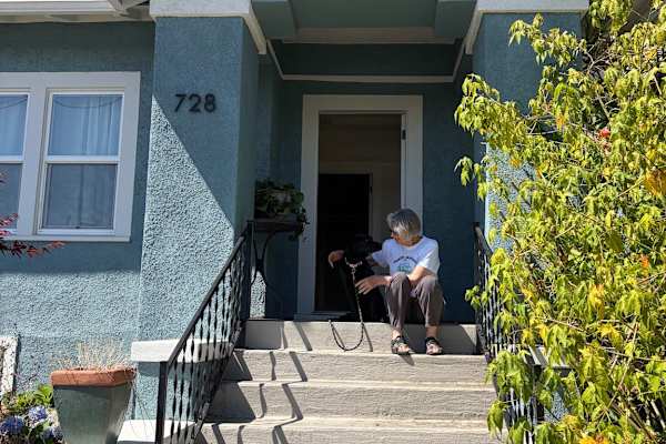 House sit in Oakland, CA, US