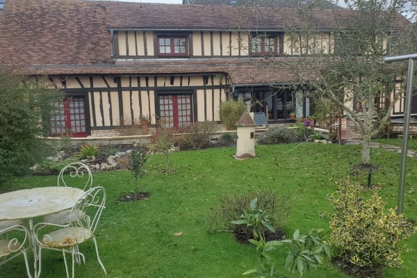 House sit in Parc-d’Anxtot, France