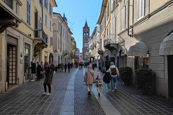 House sit in Monza, Italy