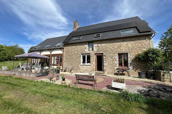 House sit in Saint-Martin-de-Landelles, France